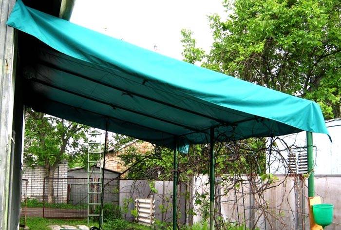 The fabric makes a good sun and rain protection