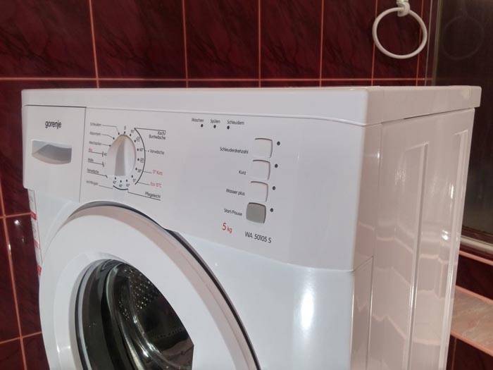 Η κύρια διαφορά μεταξύ των πλυντηρίων κάτω από το νεροχύτη είναι στο ρηχό τους βάθος