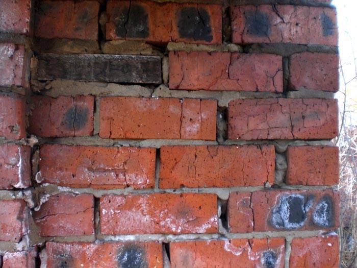 Αυτές οι μαύρες κηλίδες δείχνουν ότι το υλικό κάηκε στο φούρνο.