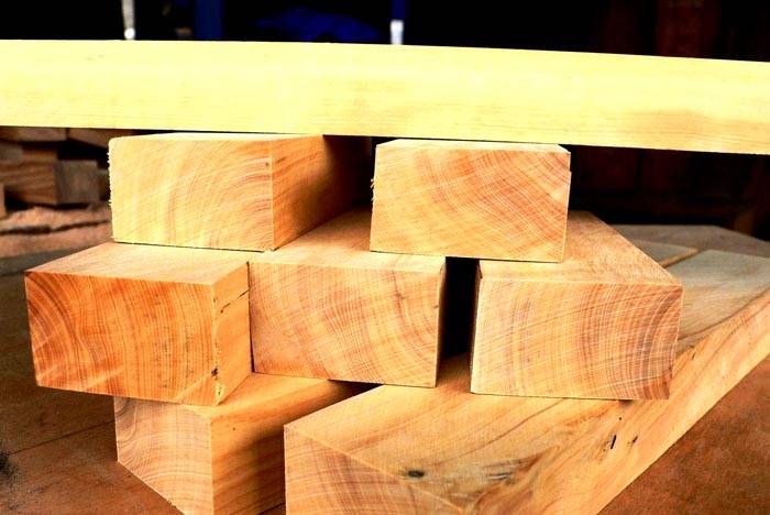 Before starting work, you should make sure the quality of the material