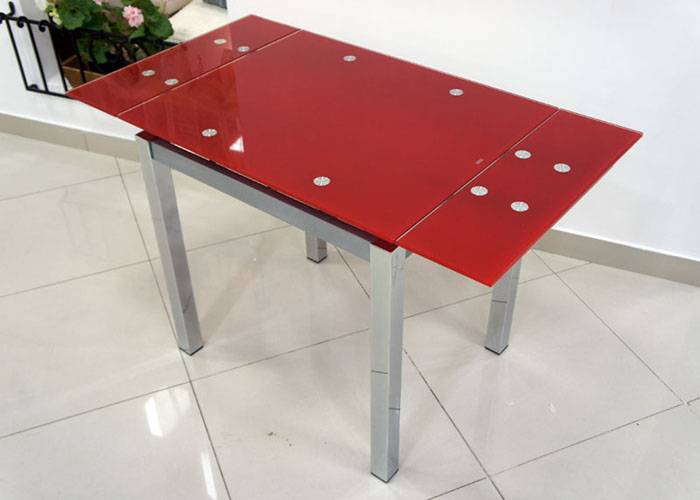 Bright, stylish transforming table