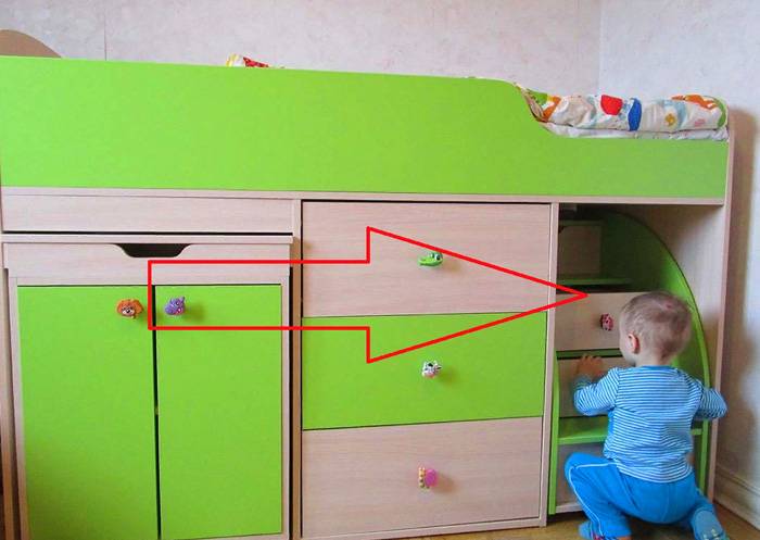 Оборудването на таванско легло за деца от 5-годишна възраст предполага възможността за независимо използване