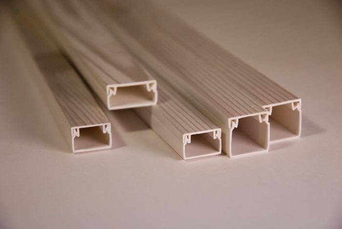 Palet warna kuning air sangat diminati, terutama tekstur butiran kayu