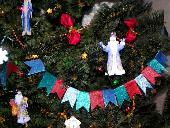 Simple paper garland