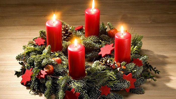 Christmas wreaths are still popular today