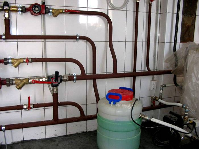 Антифризът се счита за отличен заместител на други течности.