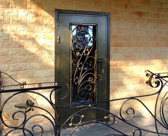 تؤكد الزخارف المزورة على حصرية المنتج.