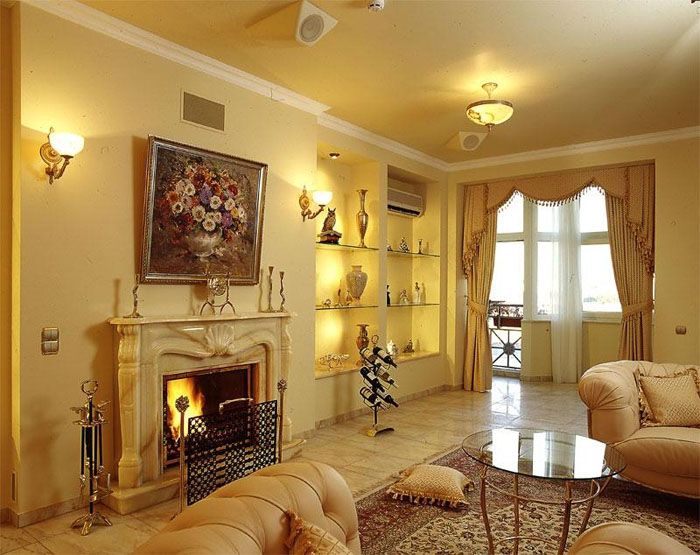 Klassizismus im Inneren der Wohnung