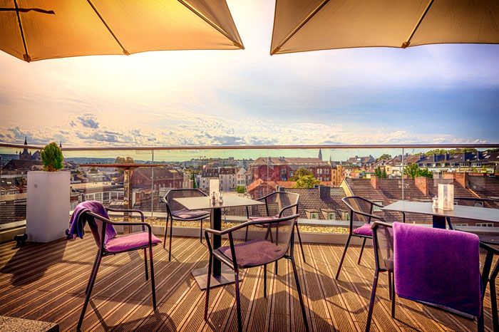 Леките сенници от плат предпазват от парещото слънце