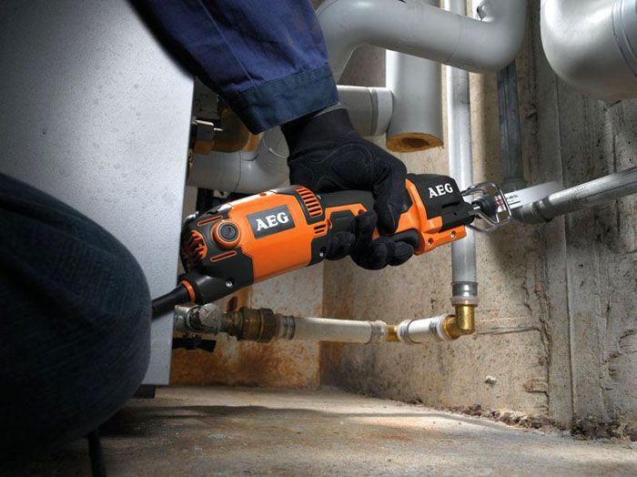 الشيء الرئيسي هو عدم التحميل الزائد للمنشار