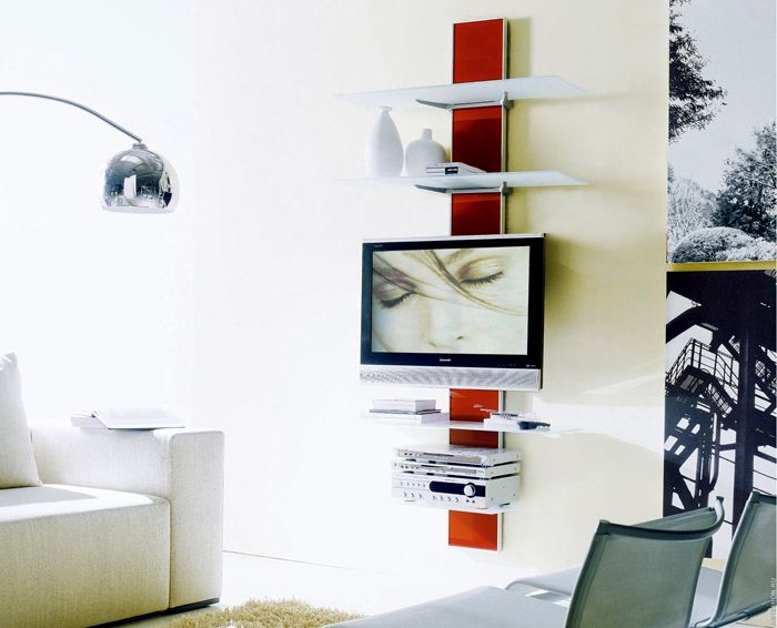 Regale zum Dekorieren eines Bereichs mit einem Fernseher
