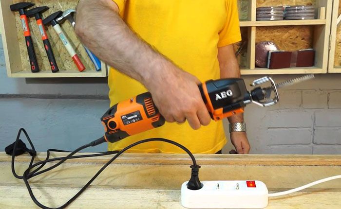 المنشار الترددي هو شيء يقع بين منشار السلسلة والمنشار