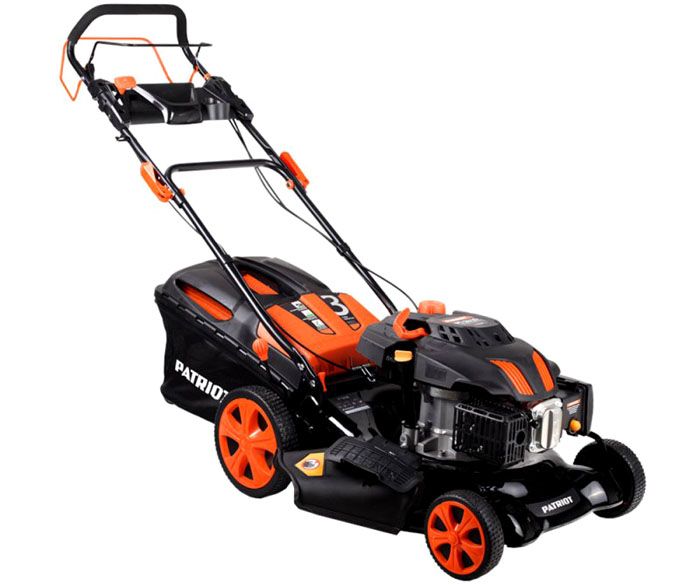 Moteur à quatre temps sur une tondeuse à gazon