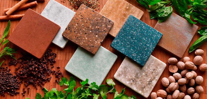 Vật liệu mới là cryon. Đây là một loại đá giả acrylic, khi chạm vào sẽ thấy ấm. Nó được sử dụng trong trang trí nội ngoại thất