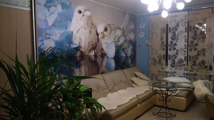 Sự thú vị sẽ được thêm vào bằng hình nền ảnh hoặc các tấm phủ có họa tiết 3D phá cách không gian