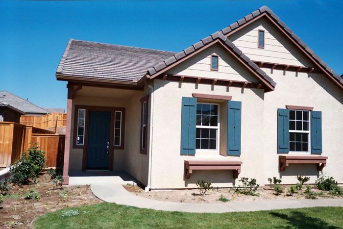 Außendekoration schmückt sogar ein altes Haus