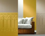 Kertas dinding untuk lukisan: kebaikan dan keburukan