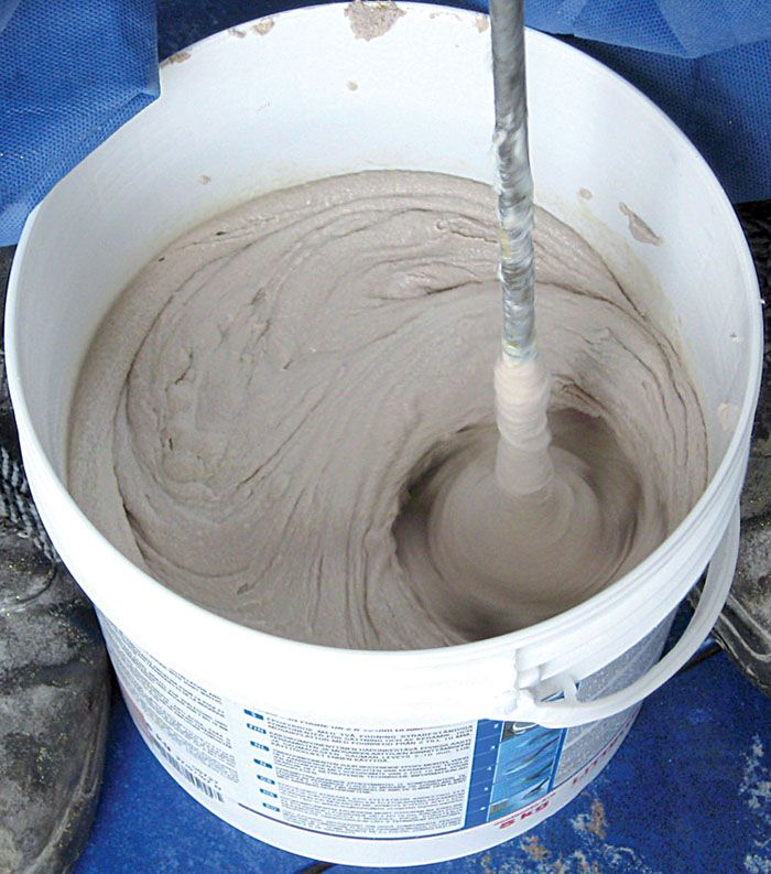 Lors du mélange, la composition finie doit être strictement homogène, sinon la qualité du travail effectué sera faible