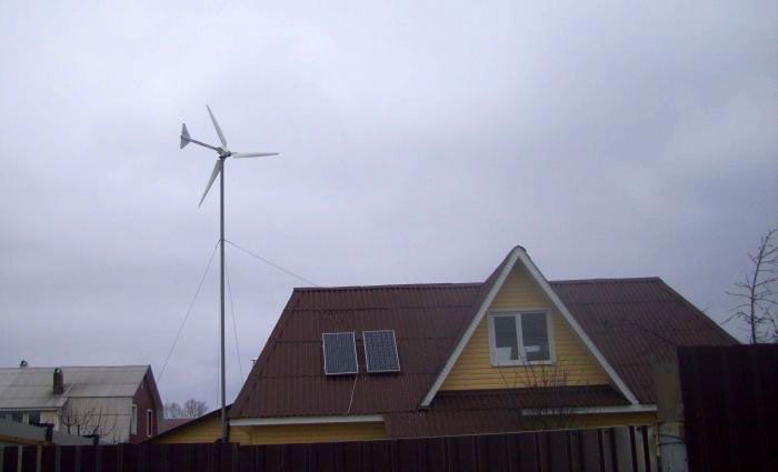 A windmill can be a good addition to a solar station, since the operating parameters and the set of necessary equipment are almost identical.