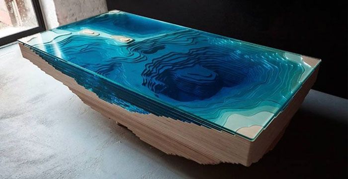 Τραπέζι φτιαγμένο με εποξική ρητίνη για να φωτίζει κάθε εσωτερικό