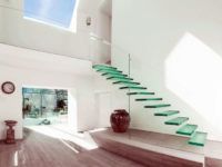 ดีไซน์ดั้งเดิมพร้อมบันไดกระจกบิน