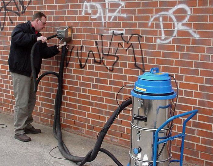 When working with vacuum sandblasting, there is absolutely no dust