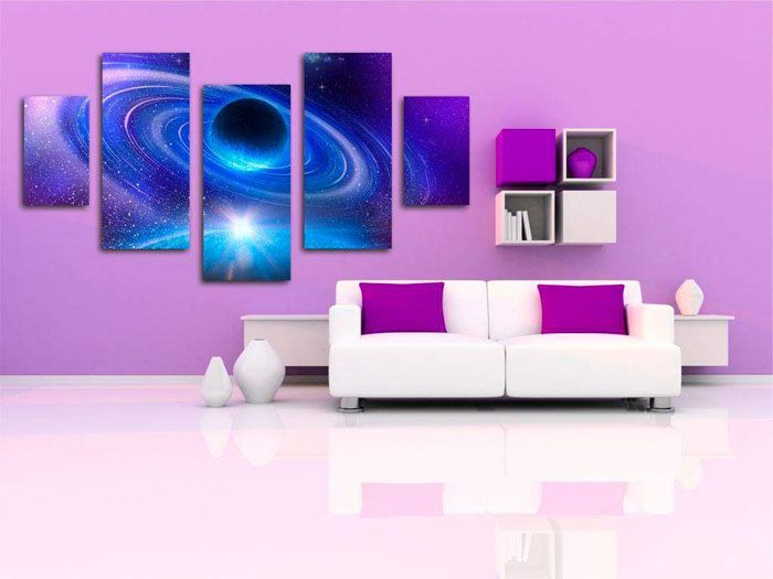 polyptych ประกอบด้วยชิ้นส่วนหลายชิ้นน่าประทับใจกับความสมบูรณ์และความสามัคคีของภาพ โดยปกติ polyptych ประกอบด้วย 5 ส่วน แต่ยังมีชิ้นส่วนมากกว่า