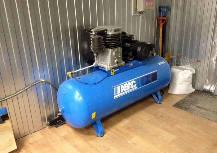 Such a compressor for sandblasting is quite suitable