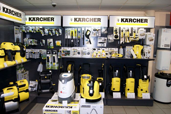 A causa della popolarità della tecnica Karcher nelle grandi organizzazioni commerciali, di regola, viene presentata in un blocco o supporto separato