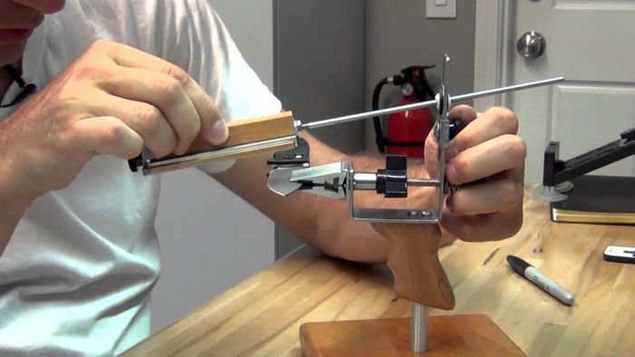 مبراة يد احترافية ماركة KME