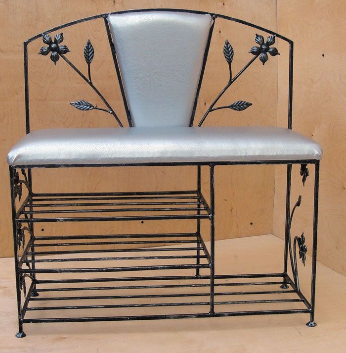 Metal ürünler kolay görünür ve odanın görünümünü düşürmez