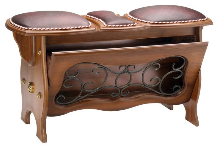 Odanın tasarımı izin veriyorsa, kendi başına bir sanat örneği olan güzel bir süslü ürün seçebilirsiniz.