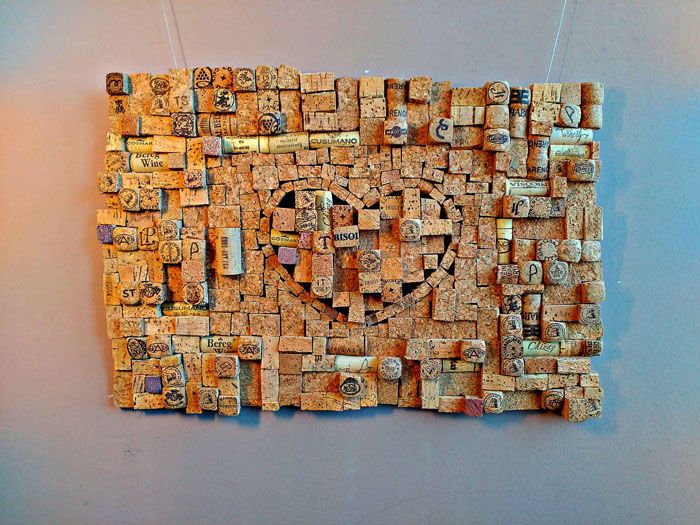 Картината е пример за рисуване, а пано, както вече казахме, може да се направи във всяка техника: тъкане, апликация, мозайка, скулптура или друга