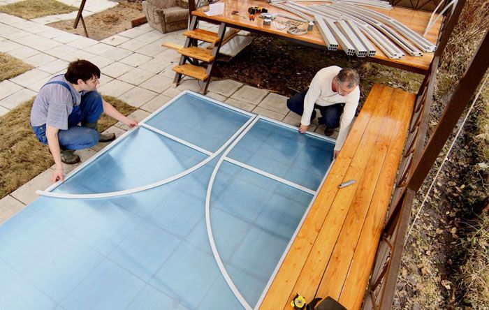 At a suitable distance from the warehouse, Rus-Teplitsa provides the services of a professional assembly team