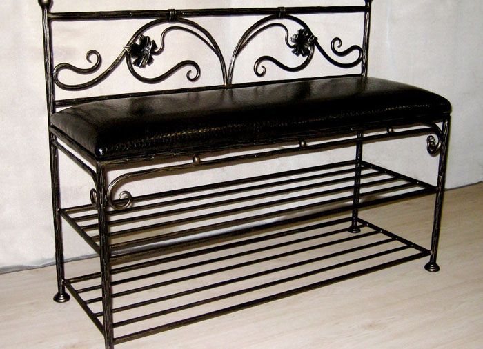 Ayakkabılar için iki raflı alçak tezgah: güzel ve rahat