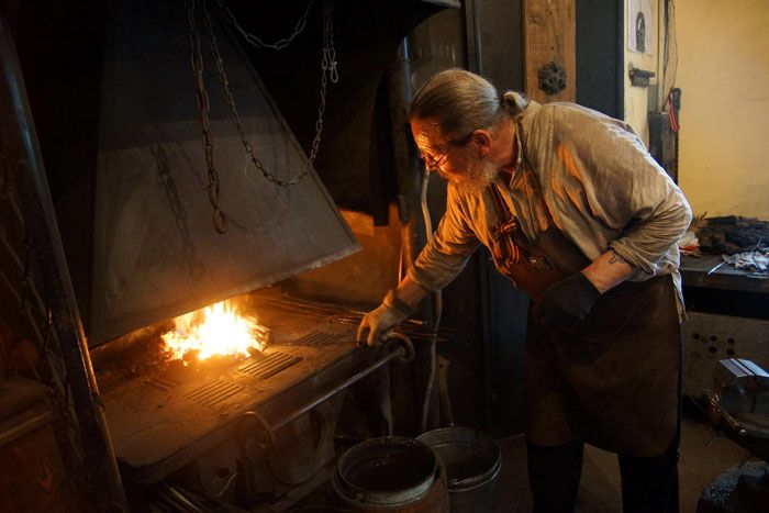 การตีขึ้นรูปด้วยความร้อนต้องใช้เชื้อเพลิงและเงื่อนไขการแปรรูปพิเศษ