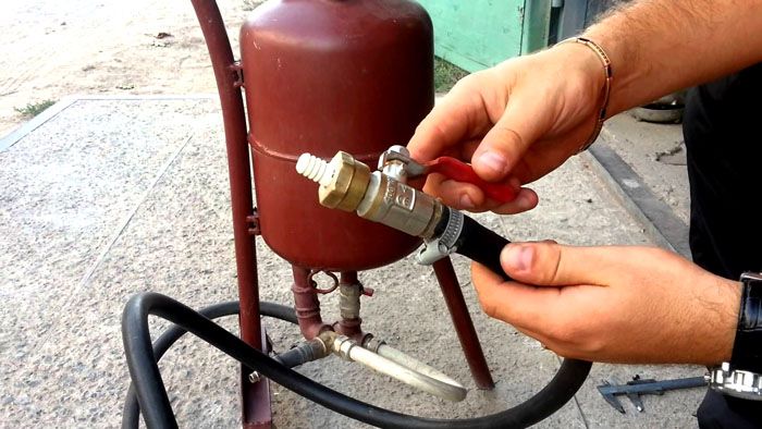 อย่างไรก็ตามมันเป็นไปได้มากทีเดียวที่จะทำการพ่นทรายด้วยตัวเองโดยมีคอมเพรสเซอร์ที่ทรงพลังอยู่ในมือ