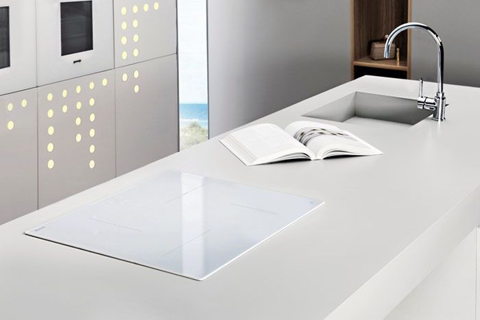 รูปลักษณ์ที่เป็นกลางของเตาไฟฟ้าที่เข้ากันได้กับทุกสไตล์