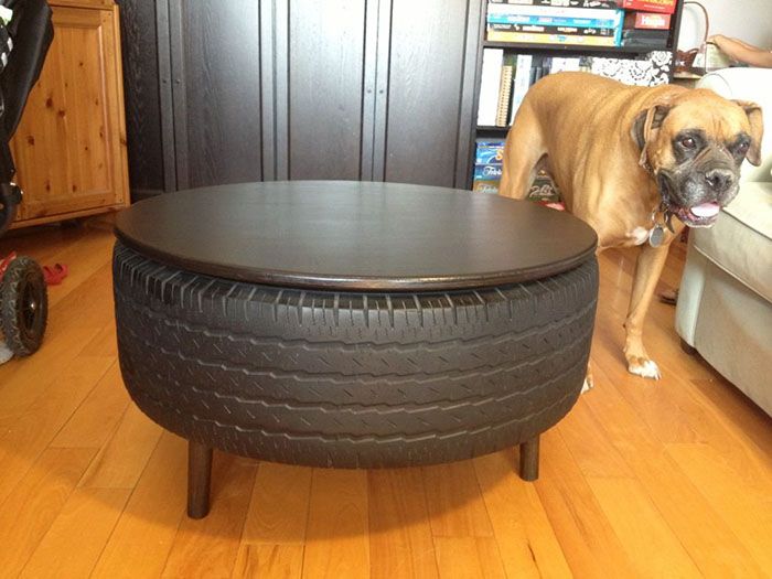 Para uso doméstico, o tampo da mesa pode ser feito de madeira