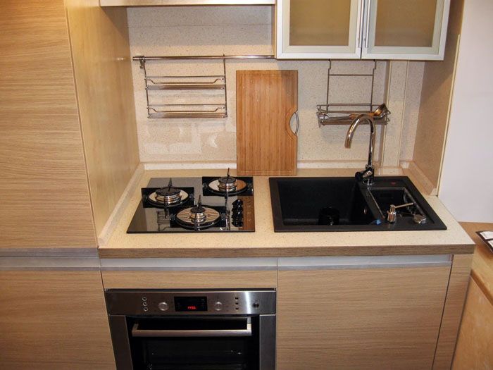 Compact models: sink, gas hob, built-in oven