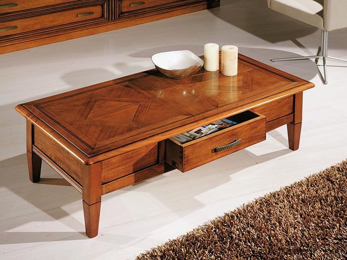 Uma pequena gaveta pode ser preenchida com um diário, copos, papel de carta ou você pode armazenar controles remotos neles