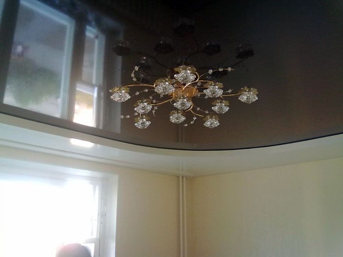 Еластичността на навеса напълно скрива всички дефекти