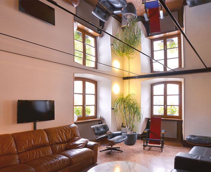 Такава красота трябва да се третира внимателно: дори такова покритие трябва да се измива само със сапунена вода без агресивни абразивни агенти