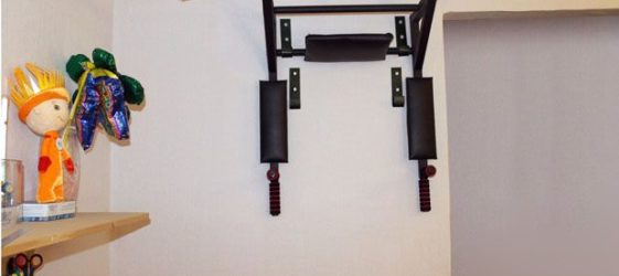 Bar mendatar dinding untuk rumah