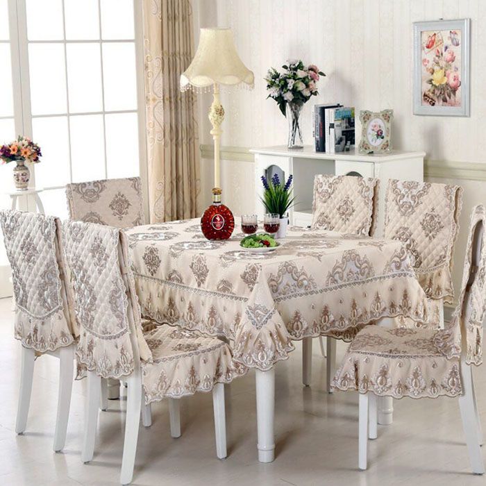 Vỏ gối sau lưng cũng là mẫu phổ thông.