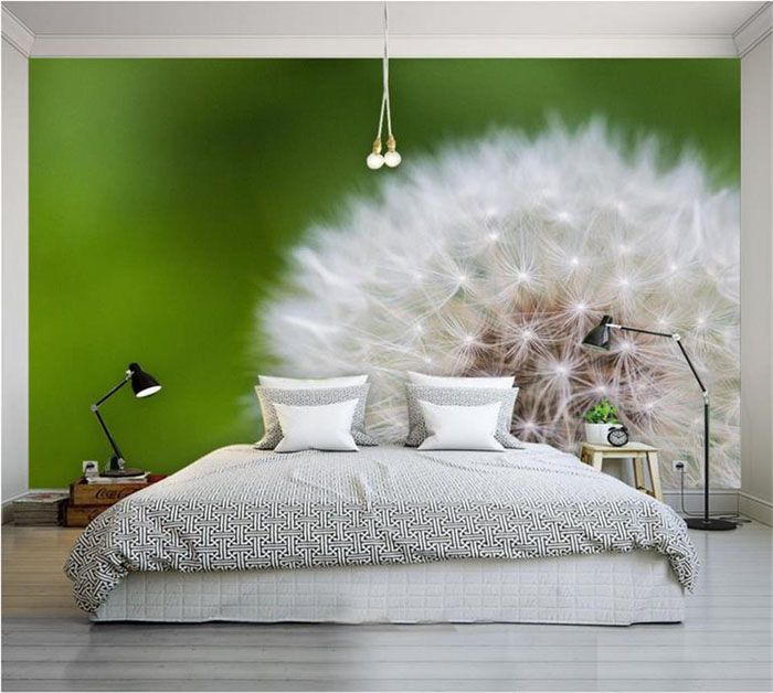 Intrând în dormitor, te simți ca o mică molie într-o lume imensă