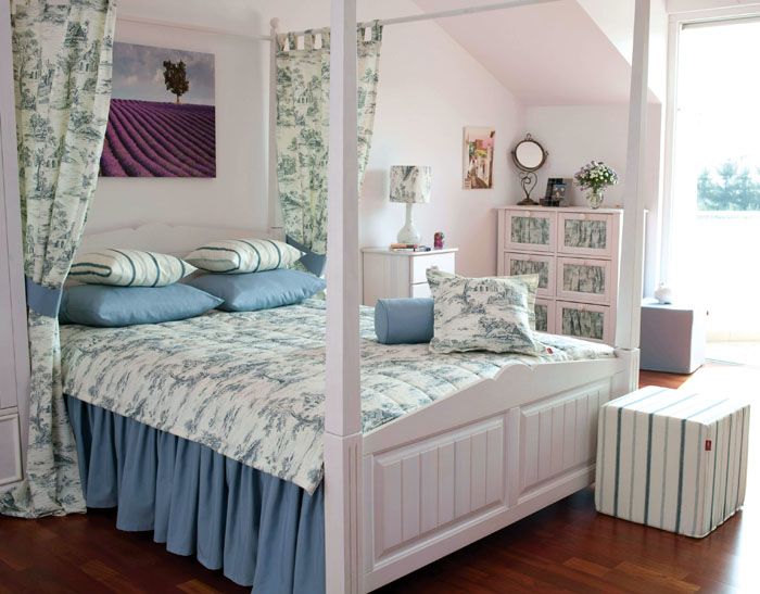 The cushions come with a matched textile backing. Even the curtains acting as a canopy are in subtle harmony with the fabric