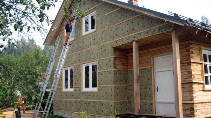 The layout of panel materials depends on the method of siding installation: horizontal or vertical
