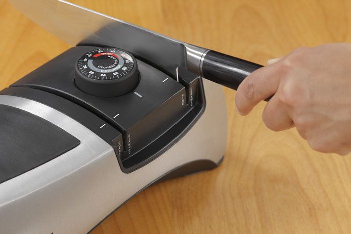 Electric knife sharpener with variable sharpening angle EdgeWare (Germany)