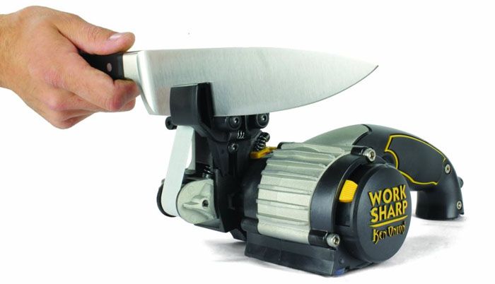 In electric models, diamond-coated discs, specially-coated belts, and, depending on the design of a particular model, other elements can be used as an abrasive